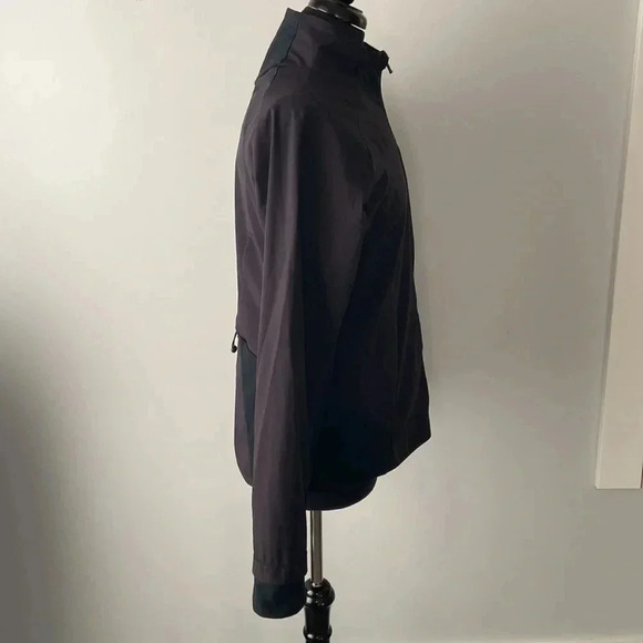 Lululemon |  Jacket - Picture 3 of 11